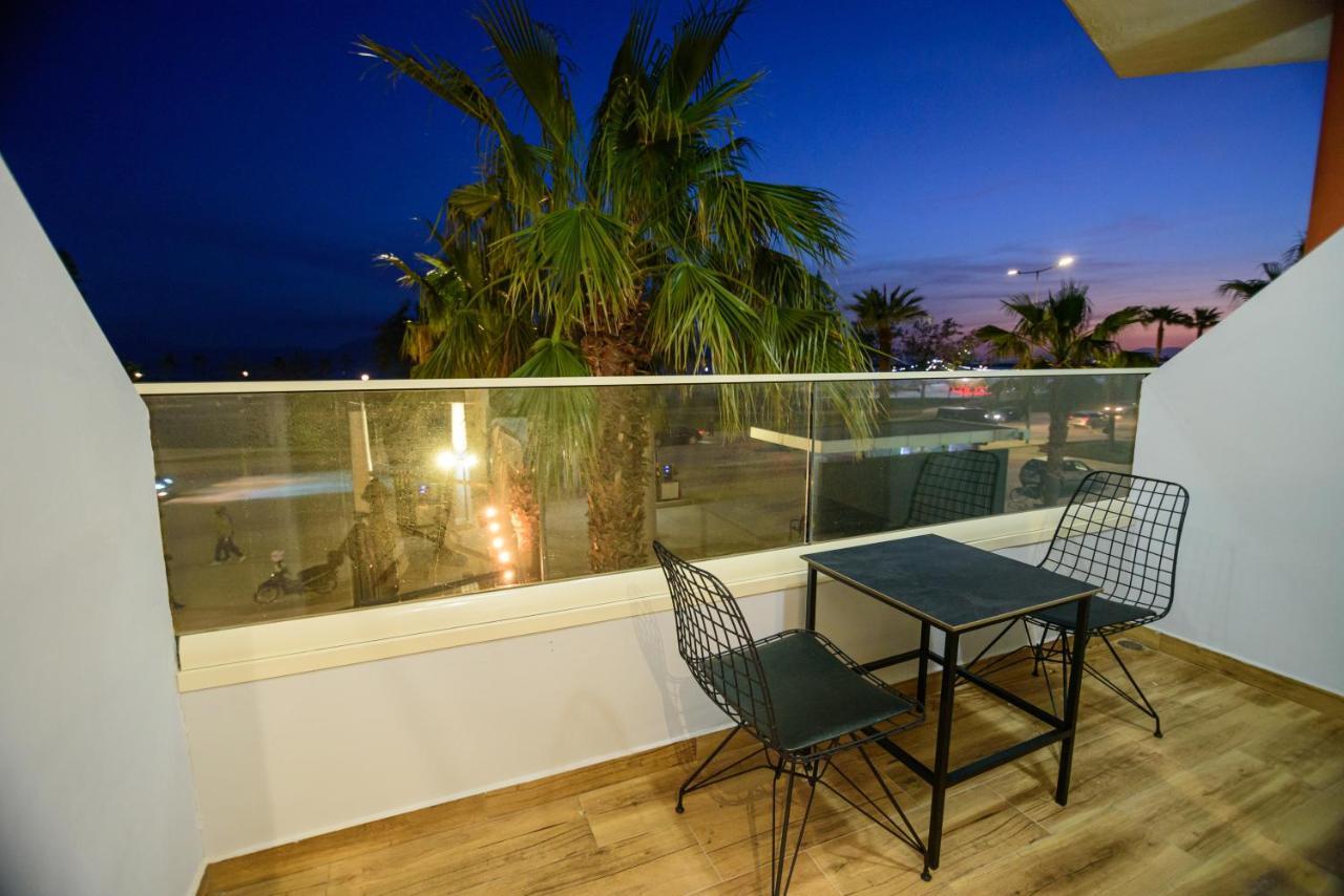 Palm Side Hotel Vlore Exterior photo