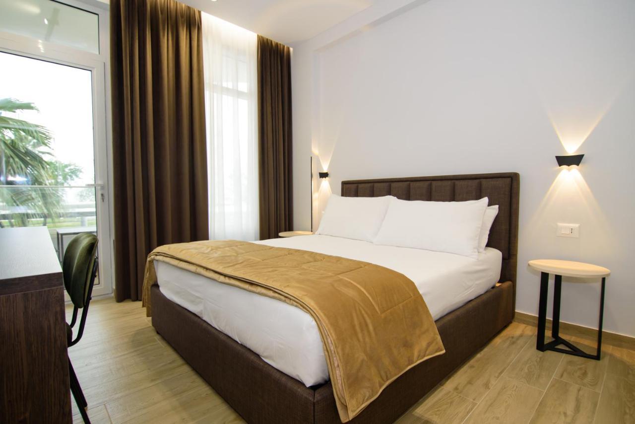 Palm Side Hotel Vlore Room photo