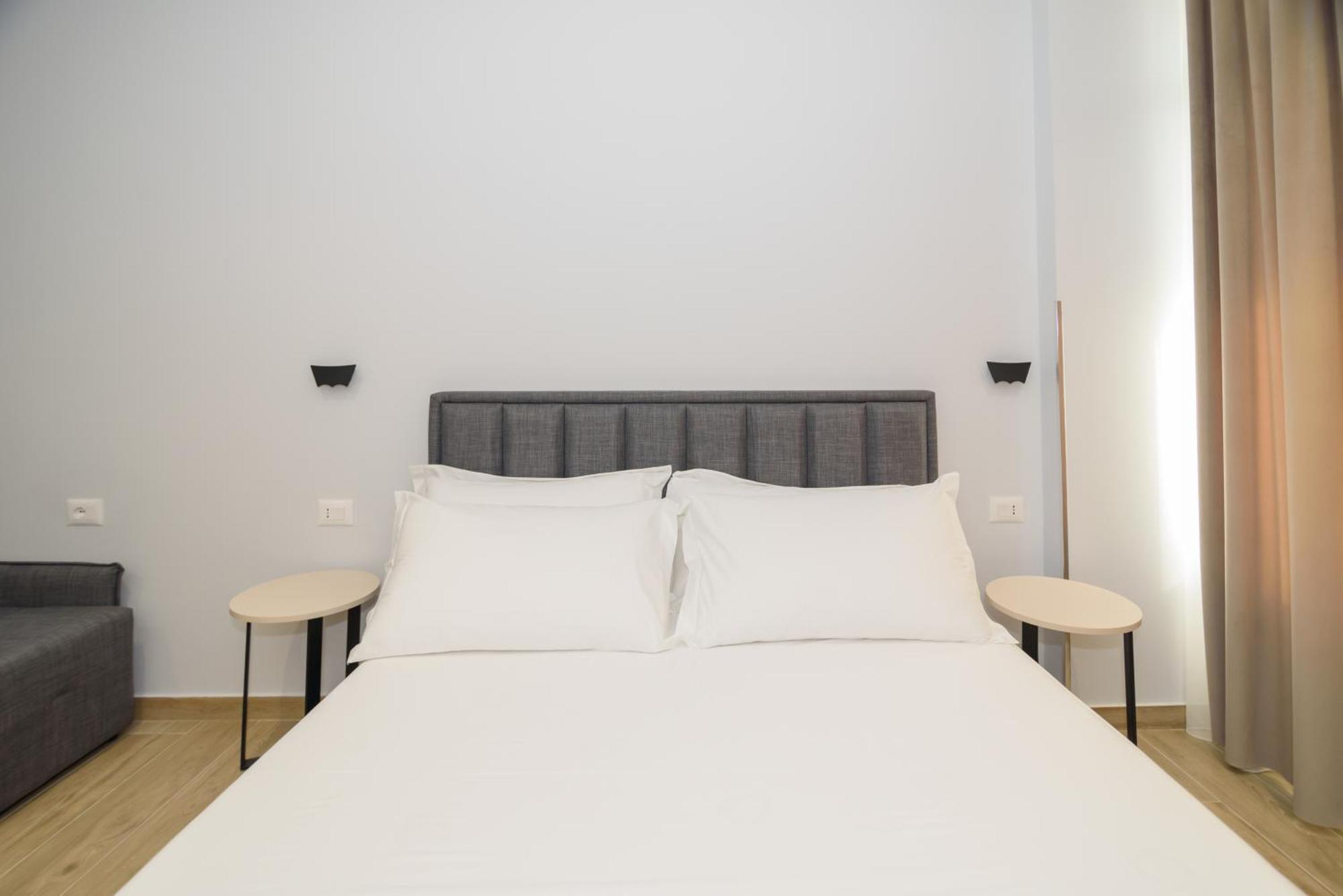 Palm Side Hotel Vlore Room photo