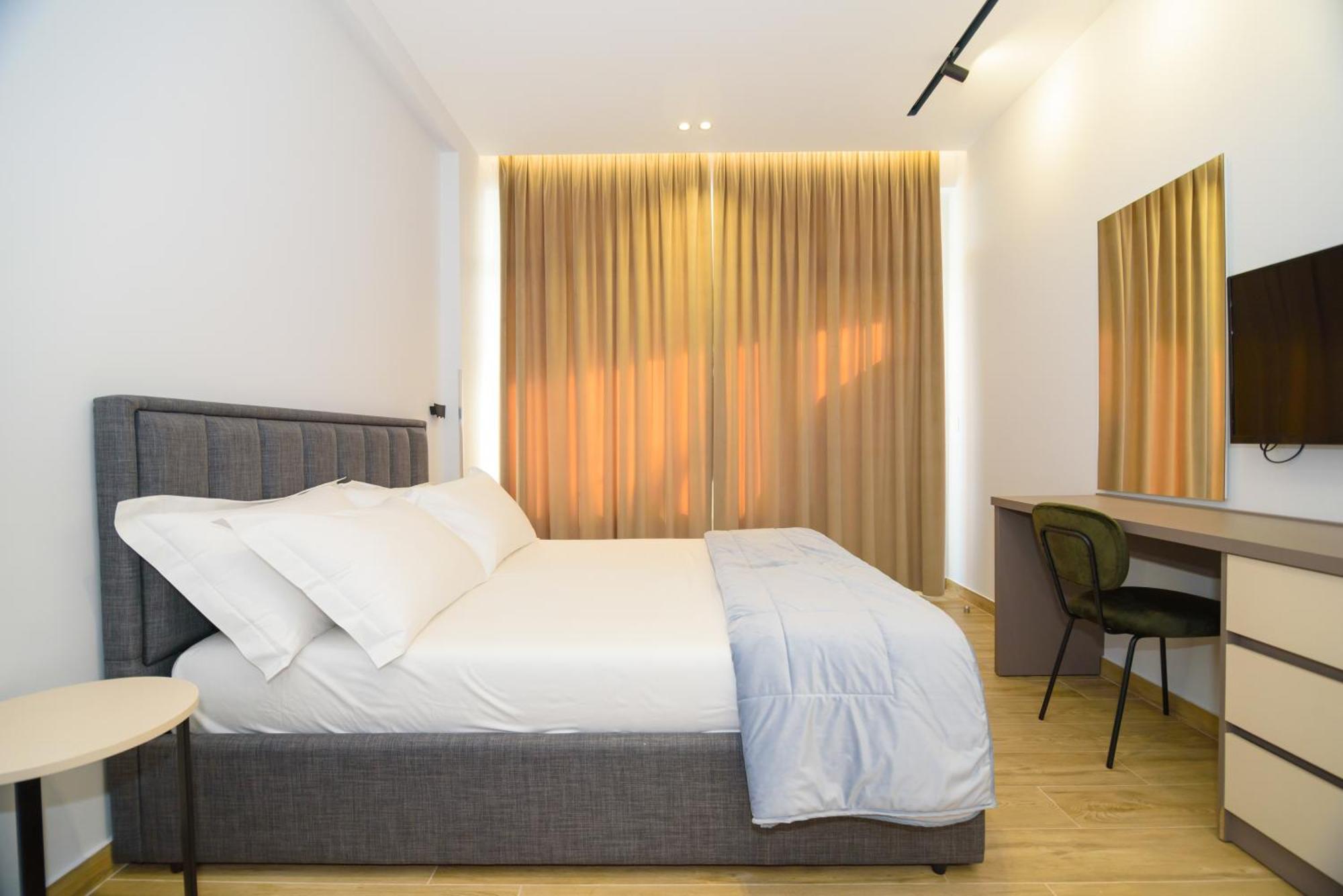 Palm Side Hotel Vlore Room photo
